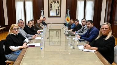 Kicillof y Provincia Leasing: qué municipios bonaerenses recibirán maquinaria