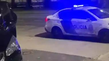 Feroz tiroteo en Pergamino terminó con un policía herido y el robo de un patrullero