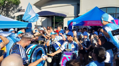 Antes del debut: Con el bombo de Tula, Kansas vivió el banderazo argentino