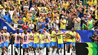Con un gol agónico, Brasil venció 2-1 a Japón y clasificó a octavos de final