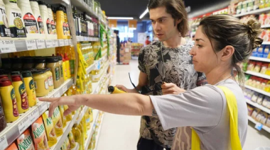 El consumo acentuó su caída en mayo y los supermercados son los más afectados