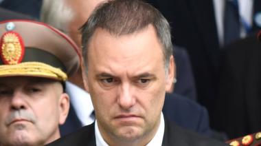 La Justicia le prohibió a Manuel Adorni salir del país sin autorización previa