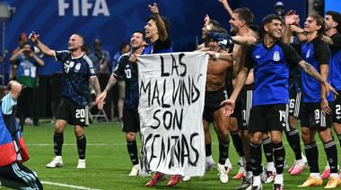 Un miembro del Gobierno británico pidió sanciones a Argentoma por la muestra de la bandera de Malvinas