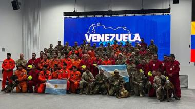 Regresaron los bomberos bonaerenses que participaron de rescates en Venezuela