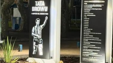 Ranchos, la ciudad natal del Tata Brown, le rindió homenaje con un monumento