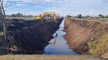 Provincia avanza con la limpieza de canales en Saladillo para reducir el riesgo de inundaciones