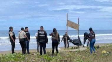 Horror en Ecuador: encontraron cinco cabezas humanas colgadas de un cartel en una playa turística