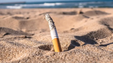 Buscan prohibir el cigarrillo en todas las playas de la provincia de Buenos Aires