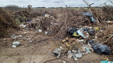 El "ecorreciclaje" del olvido: la vieja pista de motos convertida en basural