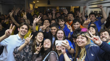 Kicillof lanzó un movimiento para captar a los jóvenes, que se alejan de Milei
