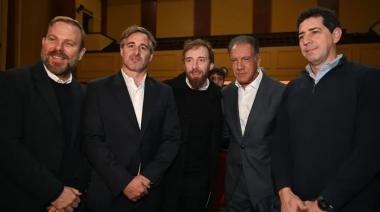 Hadad amaga con una candidatura: Su presentación tuvo varias caras conocidas