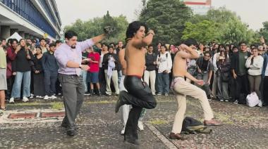 Internet, Indonesia y la plaza 25 de Mayo de Junín
