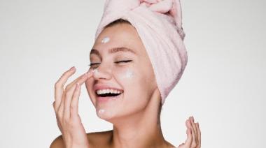 Dermatólogas brindarán una charla gratuita sobre cuidado de la piel frente al auge del skincare en redes