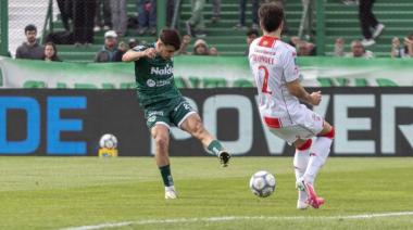 Sarmiento fue de menos a más, le ganó a Huracán e hilvanó su tercer triunfo en fila