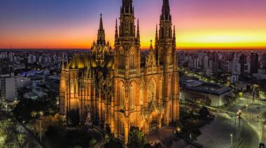 Busca la semifinal: La Catedral de La Plata 'se mide' con el Duomo de Milán