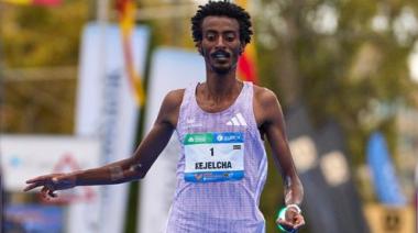 Yomif Kejelcha ganó la Media Maratón de Buenos Aires y logró un nuevo récord mundial