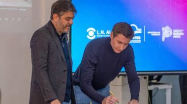Ferraris firmó un convenio para crear un nuevo Centro Universitario en Alberdi