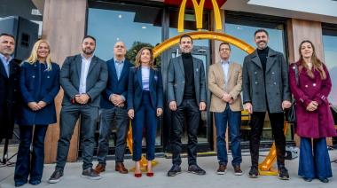 Abrió McDonald's en la terminal: mucho brillo y muchas sombras