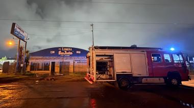 Se quemó una camioneta en una lonera juninense ubicada en colectora de ruta 7