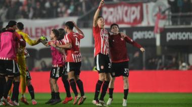 El clásico fue para Estudiantes, que bajó al Lobo en UNO con una goleada