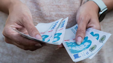 El Gobierno fijó aumentos escalonados para el salario mínimo hasta abril de 2027