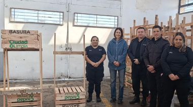 La Unidad 13 completó la entrega de 150 cestos de residuos al municipio