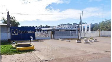 Electrolux cierra su fábrica en Rosario y analiza la cantidad de despidos