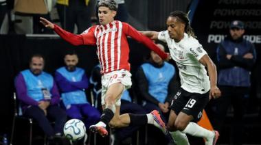 Estudiantes venció 1-0 a Corinthians en Brasil y se clasificó a las semifinales