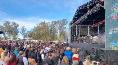 Pese al alerta amarilla y el viento, el Municipio festejó la Primavera en el Borchex