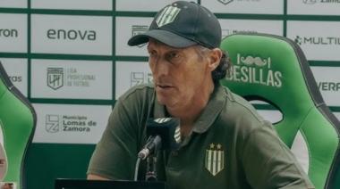 Troglio se peleó con la dirigencia y presentó la renuncia, pero no se la aceptaron