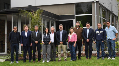 El PRO busca salir a flote: Ritondo de mostró con intendentes y el interino