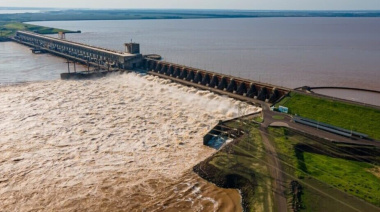 Abren compuertas de Itaipú y cierran las Cataratas del Iguazú por la crecida del Paraná
