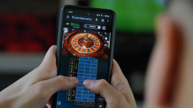 Avanza la ley que busca sacar los casinos virtuales de las manos de los jóvenes