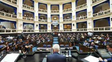 Aprobaron la Ley Ema contra el acoso digital y prohibieron celulares en los secundarios