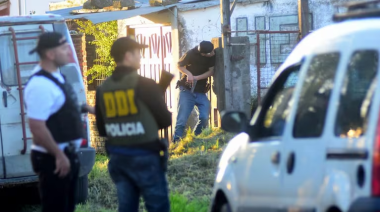 Lo fueron a detener por robarle a una embarazada pero descubrieron que ya estaba preso