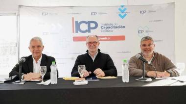 Con eje en la unidad y la formación política, Julio Alak pasó por Junín
