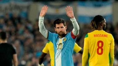 La ovación en el minuto 10: así fue el homenaje durante su despedida de la Selección