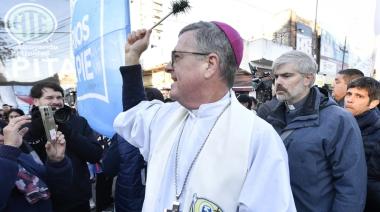 La Iglesia advierte que el Papa encontrará una Argentina "herida" y "dividida"