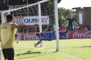 Con un polémico penal, Almirante Brown clasificó a semis del Reducido