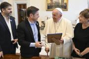 El gobernador bonaerense, Axel Kicillof, fue recibido por el papa Francisco