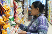 "La inflación baja en los papeles, pero no en la vida real", advierte un economista