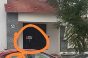 ¿Qué hay detrás de la casa misteriosa?