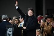Javier Milei confirmó una baja "permanente" de las retenciones para las carnes, la soja y otros granos