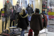 Ni el aguinaldo salvó a las ventas minoristas: En julio siguió la caída