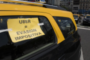 Tres de Febrero quiere desregular Uber y los taxistas acusan al municipio de 'irresponsable'
