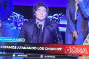 "Están molestos porque le estamos afanando los choreos"