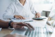 Eliminan la obligación de informar toda operación económica entre residentes y extranjeros