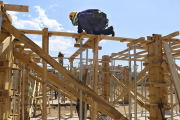 Las supertasas de Caputo paralizaron el crédito hipotecario y las obras de los desarrollos inmobiliario