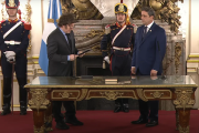 Milei le tomó juramento a Lisandro Catalán como ministro del Interior