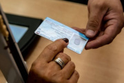 La provincia de Buenos Aires extendió el uso del certificado en trámite aprobado para manejar